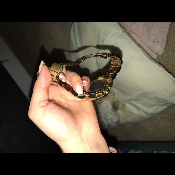 Men’s Micheal Kors watch - Gold and black - Picture 3 of 3
